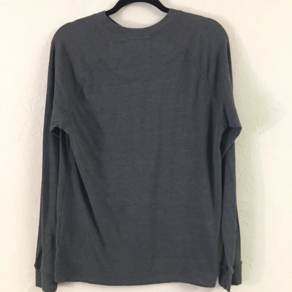 The North Face Henley Long Sleeve Shirt Medium Gray Casual Lightweight Stretch